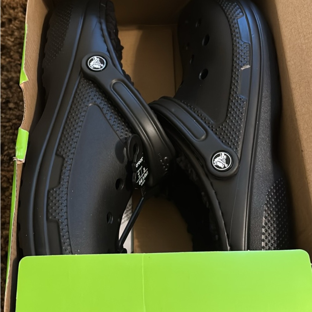 Crocs Classic Lined Clog in Black